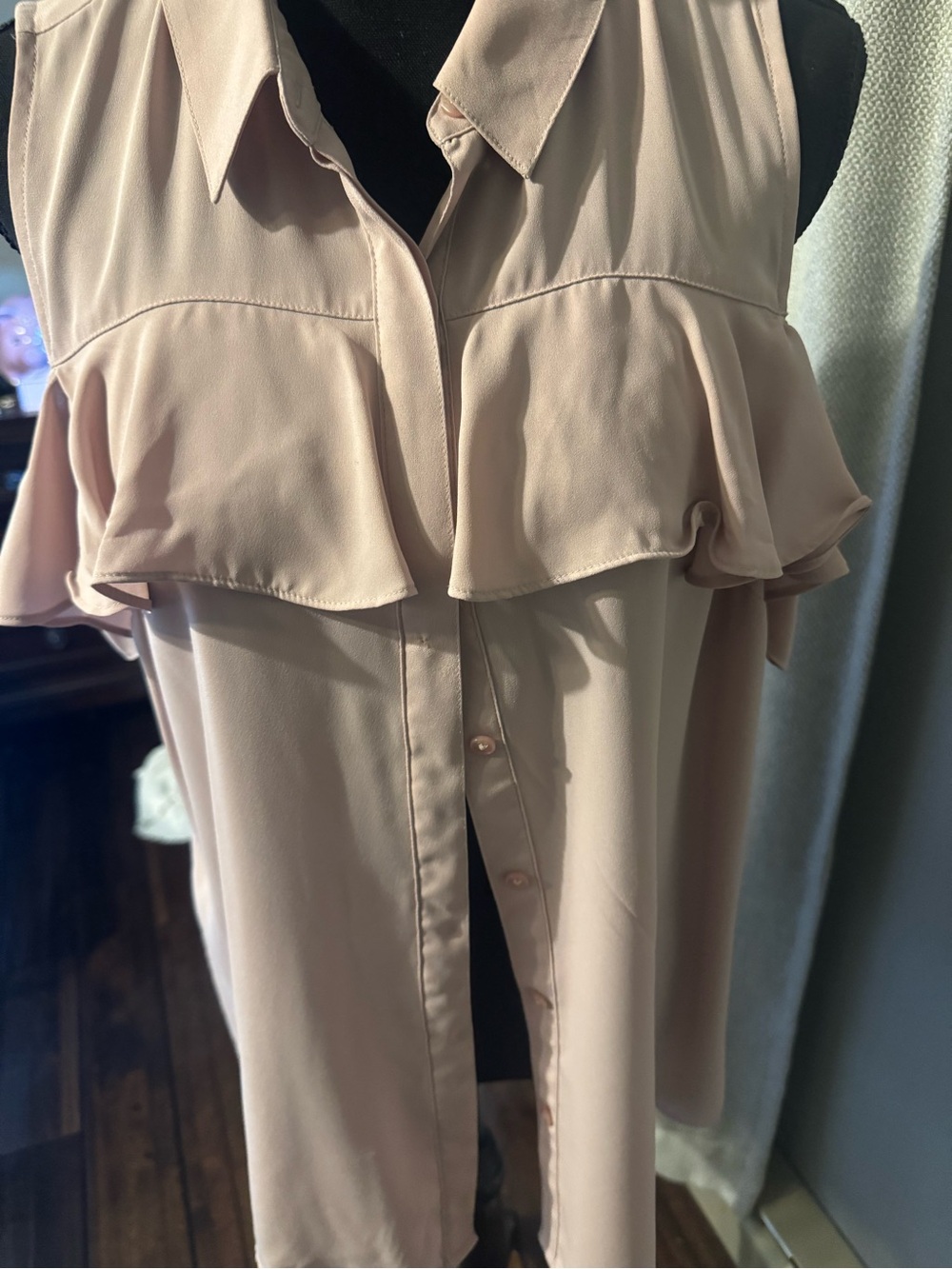 Express Sleeveless Ruffle Button-Front Blush